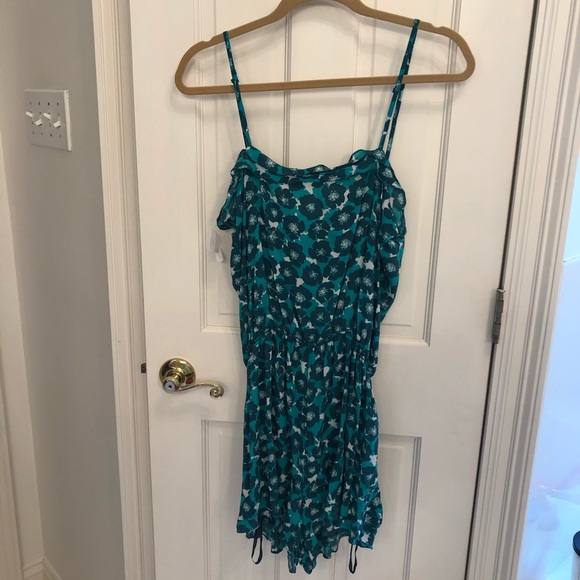 Juniors’ Chelsea&Violet Blue Floral Ruffle ROMPER - Picture 2 of 5